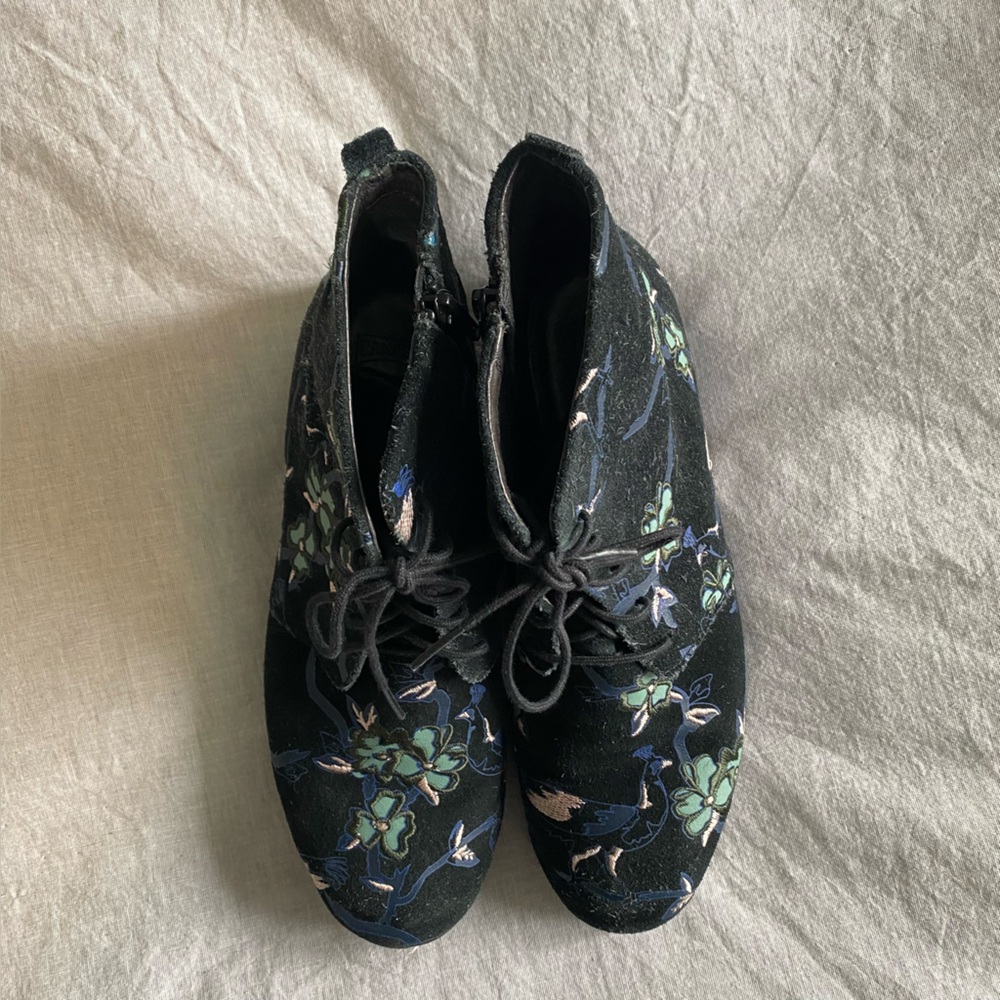 Camper Twins Suede Black and Blue Floral Ankle Boots Size 41 (US 10) - Picture 8 of 13